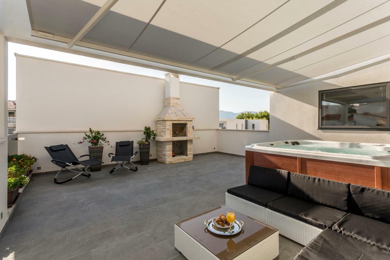 Sea Pearl Luxury Apartment Подстрана Екстериор снимка