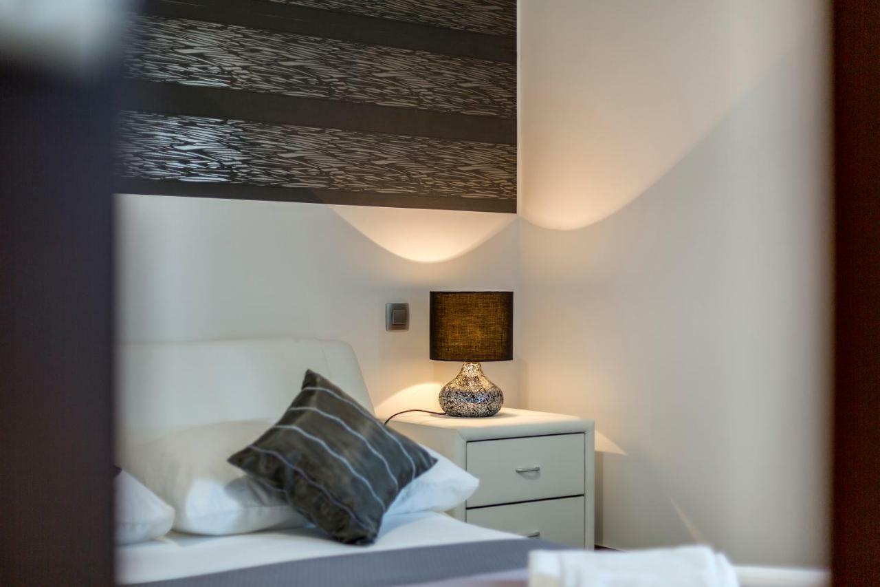 Sea Pearl Luxury Apartment Подстрана Екстериор снимка