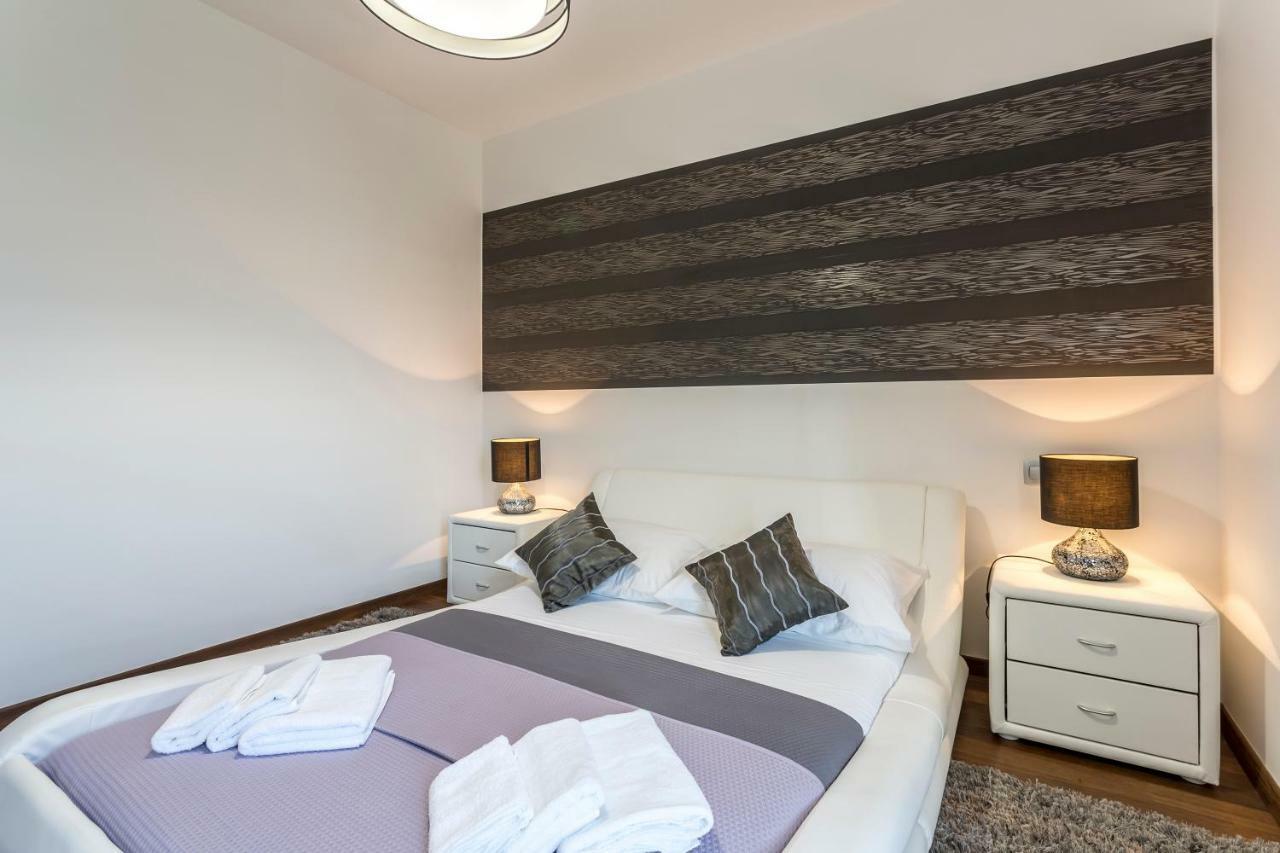 Sea Pearl Luxury Apartment Подстрана Екстериор снимка