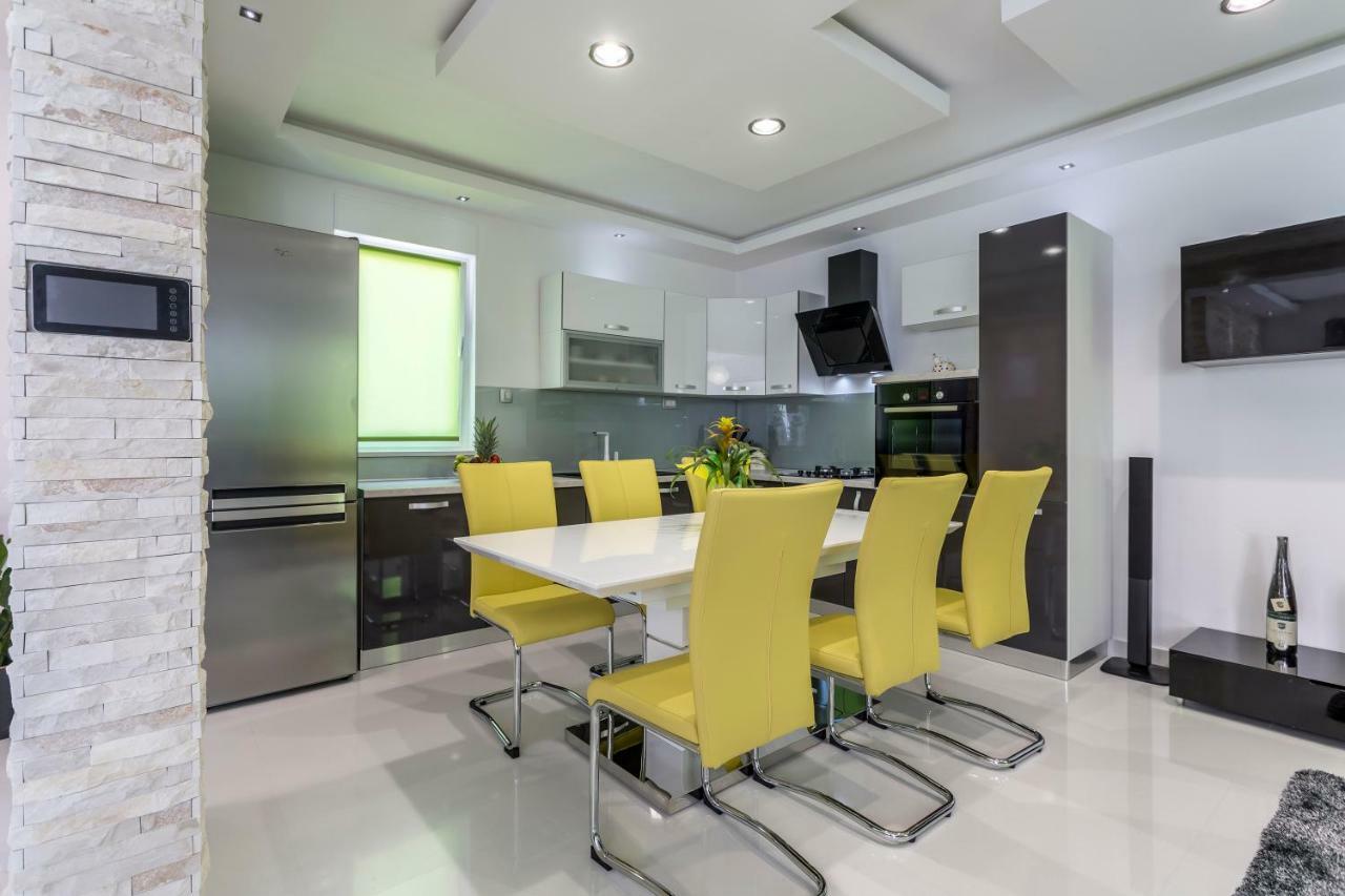 Sea Pearl Luxury Apartment Подстрана Екстериор снимка