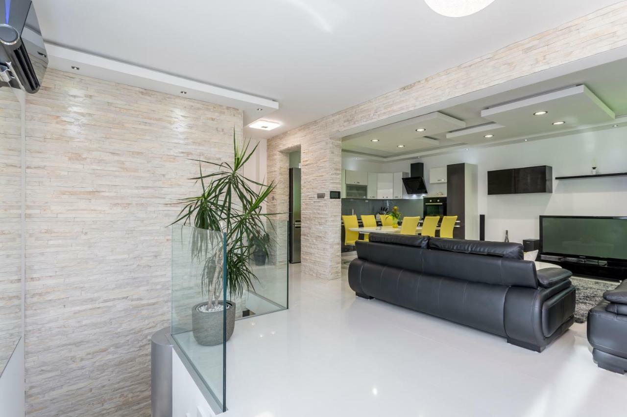 Sea Pearl Luxury Apartment Подстрана Екстериор снимка
