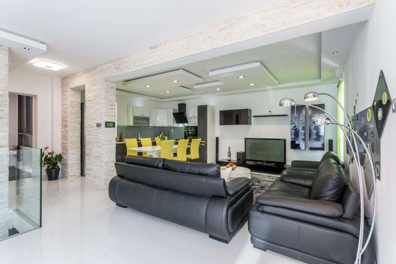 Sea Pearl Luxury Apartment Подстрана Екстериор снимка